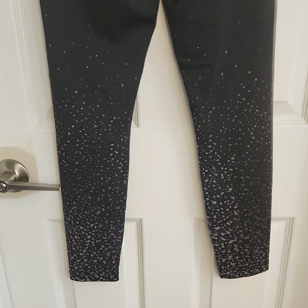 Victoria's Secret Active Leggings - Picture 5 of 6